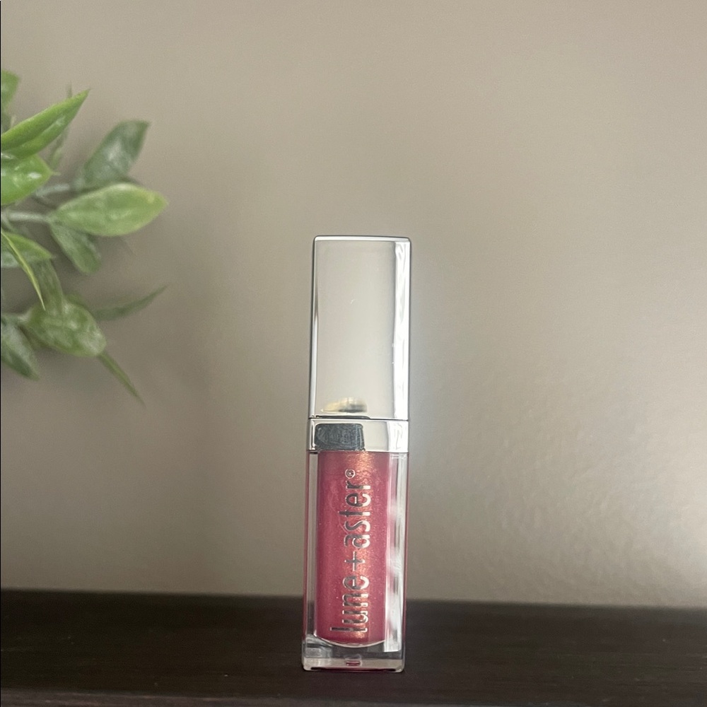 lune+aster Vitamin C+E Lip Gloss Shade-Visionary